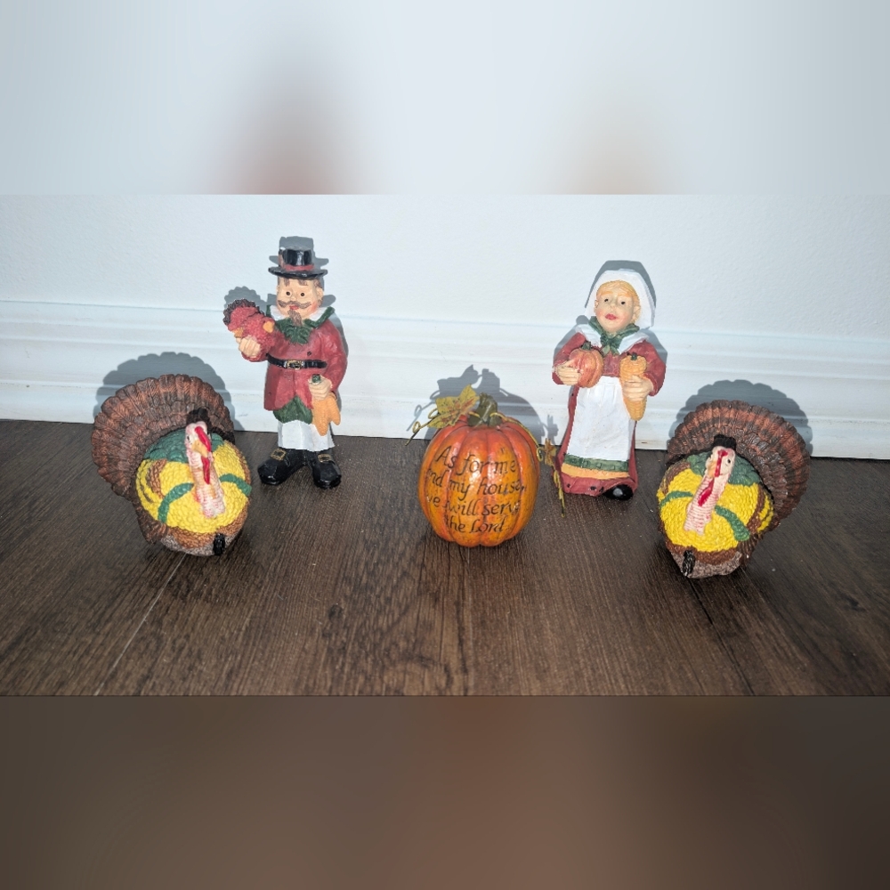 Thanksgiving Pilgrim Couple And Pumpkin And Turkey Lot